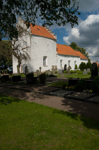 Hässlunda kyrka